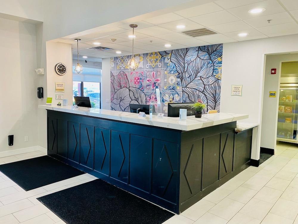 La Quinta By Wyndham Mt. Laurel - Philadelphia Hotel Mount Laurel Ngoại thất bức ảnh
