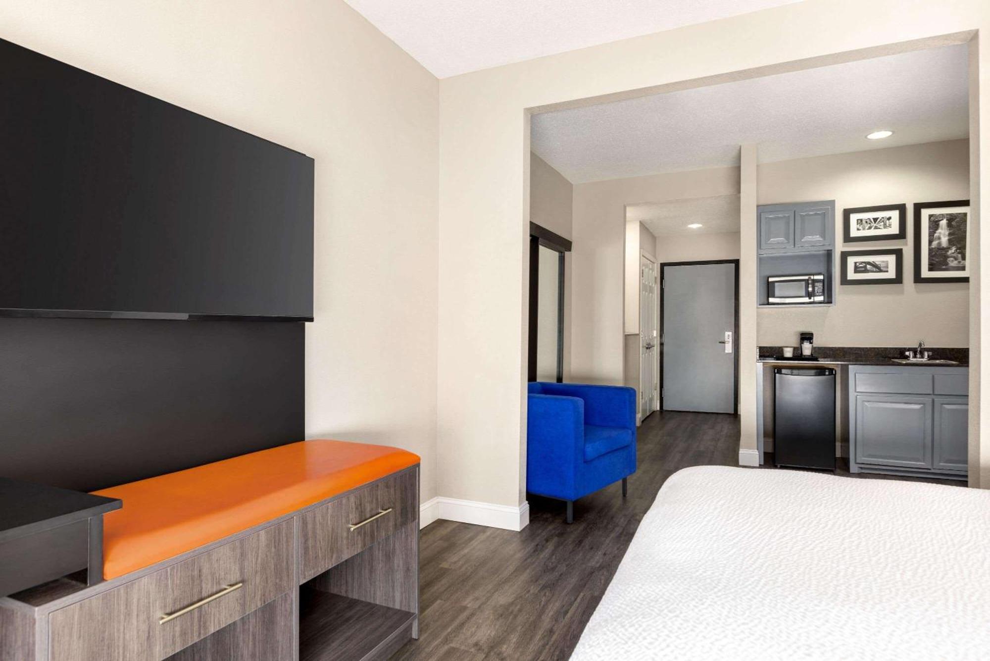 La Quinta By Wyndham Mt. Laurel - Philadelphia Hotel Mount Laurel Ngoại thất bức ảnh