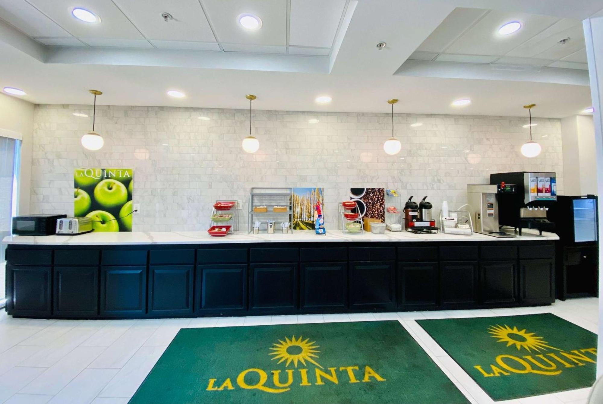 La Quinta By Wyndham Mt. Laurel - Philadelphia Hotel Mount Laurel Ngoại thất bức ảnh