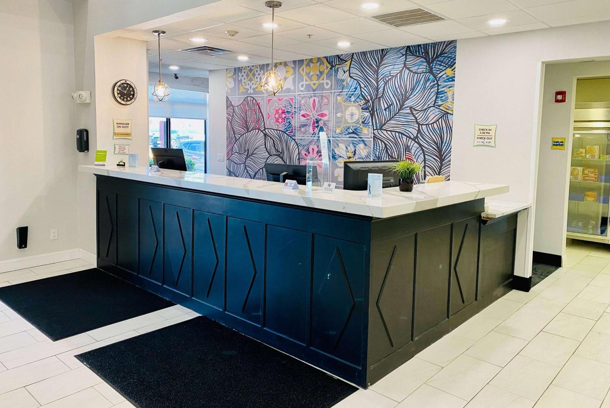 La Quinta By Wyndham Mt. Laurel - Philadelphia Hotel Mount Laurel Ngoại thất bức ảnh